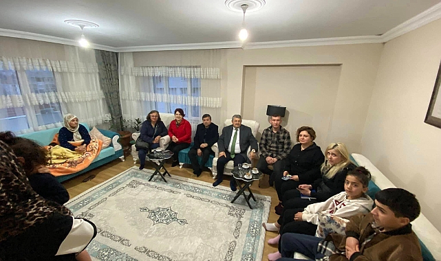 Bartın Belediye Başkanı Cemal Akın Bartın'a Gelen Depremzedeleri Ziyaret Etti