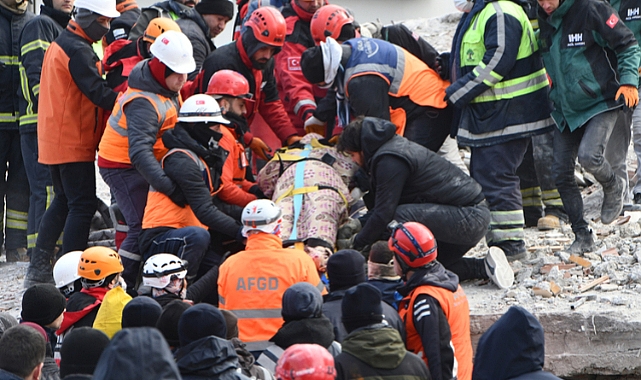 Depremde Can Kaybı Sayısı 7 Bin 108'e Yükseldi