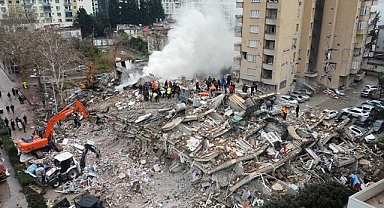 Depremde 284 Kişi Hayatını Kaybetti 2323 Kişi Yaralandı