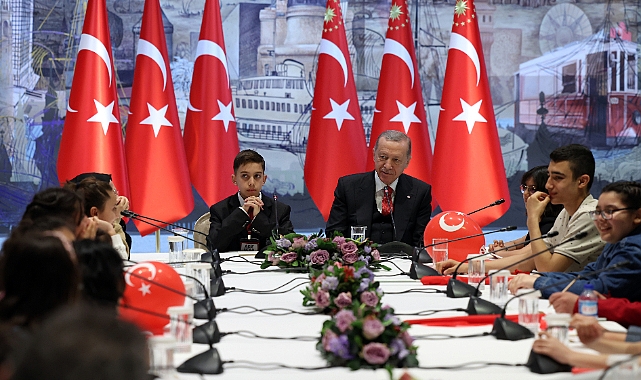 Cumhurbaşkanı Erdoğan 23 Nisan'da Depremzede Çocukları Kabul Etti