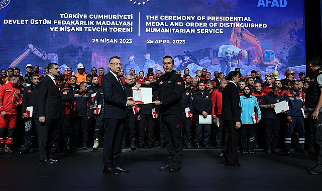 Üstün Fedakarlık Gösteren Arama Kurtarma Ekiplerine Madalya Verildi