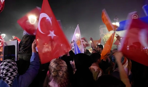 Trabzon'da Erdoğan'ın Seçim Başarısı Kutlanıyor