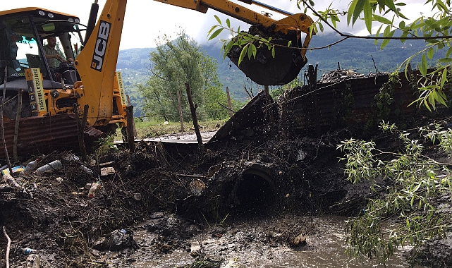 Aybastı'da Sağanak Yollarda Hasara Neden Oldu