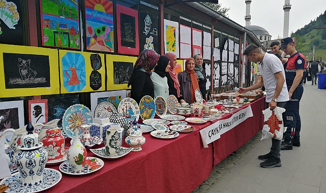 Çaykara Halk Eğitim Merkezi Uzungöl'de Yıl Sonu Sergisi Açtı