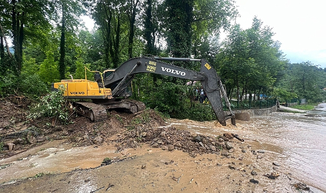 Düzce'de Sağanak Nedeniyle Dere Taştı