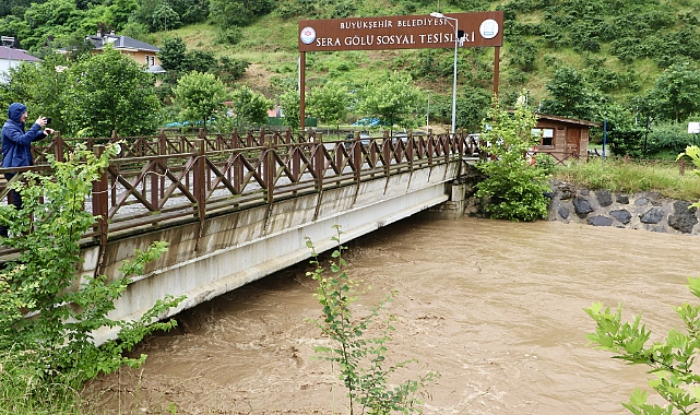 Trabzon'da Sağanak Hayatı Olumsuz Etkiledi
