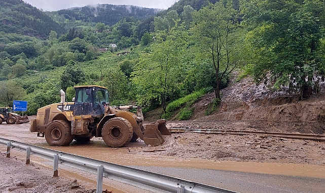 Trabzon - Gümüşhane Yolu'nda Ulaşım Tek Şeritten Sağlanıyor