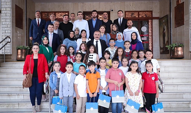Vali Hatipoğlu Çocuk Kabul Günü'nde Çocuklarla Buluştu