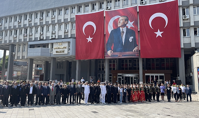 Zonguldak'ın Kurtuluşu'nun 102. Yıl Dönümü Törenle Kutlandı