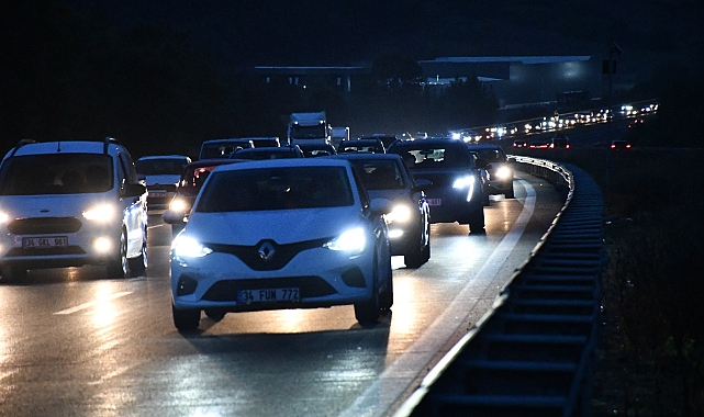 Anadolu Otoyolu'nda Bayram Yoğunluğu Devam Ediyor