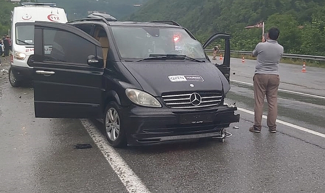 Çaykara'da Zincirleme Trafik Kazasında Turistler Yaralandı