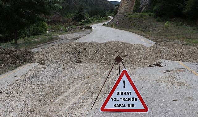 Karabük'te Heyelan Nedeniyle Bazı Köy Yolları Ulaşıma Kapatıldı