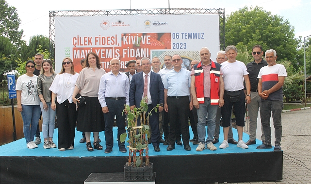 Samsun'da Üreticilere Kivi Fidanı Dağıtıldı