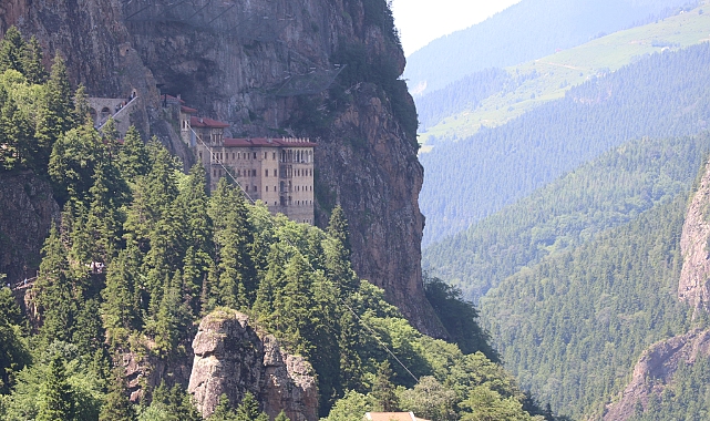 Sümela Manastırı'na Bayramda Ziyaretçi Akını