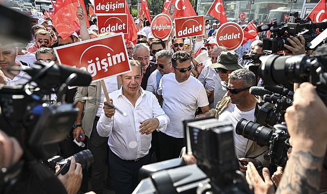 Tanju Özcan CHP Genel Merkezi Önünde Vatandaşlara Seslendi