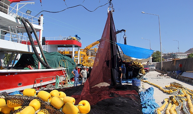 Sinop'ta Balıkçılar Av Yasağının Kalkmasından Önce Son Hazırlıklarını Yapıyor