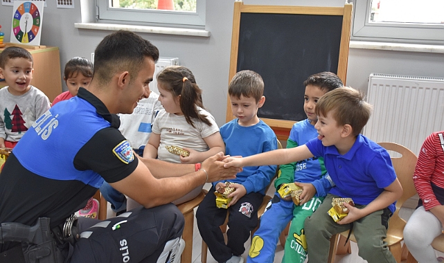 Karabük'te Polis Öğrencilerle Buluştu