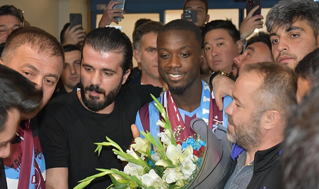 Nicolas Pepe'ye Trabzon'da Coşkulu Karşılama