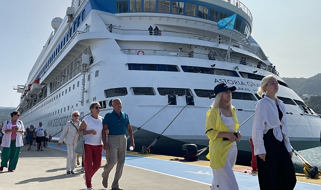 Astoria Grande Kruvaziyeri 788 Yolcusuyla Amasra'ya Demirledi