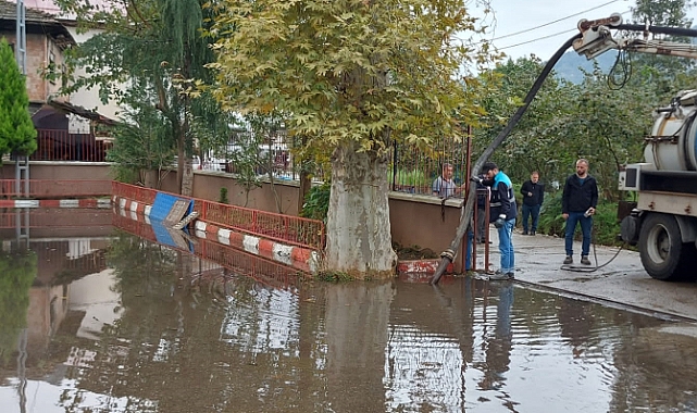 Of'ta Sağanak Hayatı Olumsuz Etkiledi