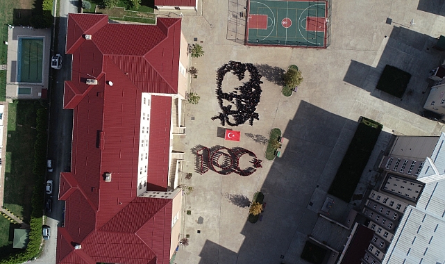 Ordu'da Öğrenciler Atatürk Silüeti İle 100. Yıl Koreografisi Oluşturdu