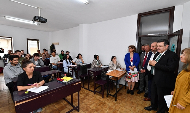 Başkan Genç Destekleme ve Yetiştirme Kurslarını Ziyaret Etti