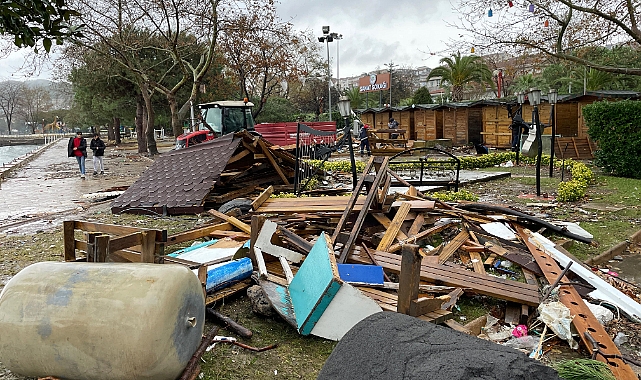 Zonguldak Ereğli'de Fırtınanın İzleri Siliniyor