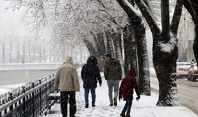Kastamonu Kent Merkezinde Kar Yağışı Etkili Oldu