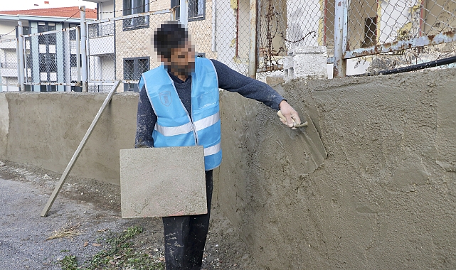 Trabzon'da Denetimli Serbestlik Yükümlüsü Okul İnşaatında Çalışarak Cezasını Çekiyor