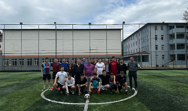 CHP'nin Of'taki Bahar Şenlikleri'nde Futbol Heyecanı