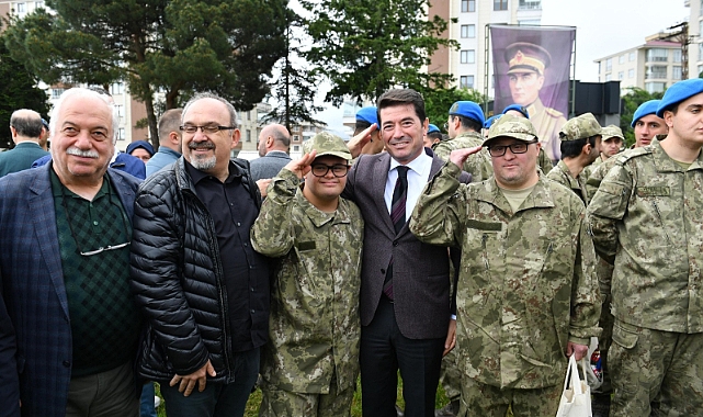 Başkan Kaya Engelli Gençlerin Askerlik Sevincine Ortak Oldu