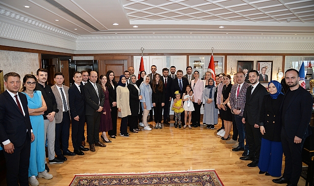 Başkan Genç, Belediye Personeliyle Bayramlaştı