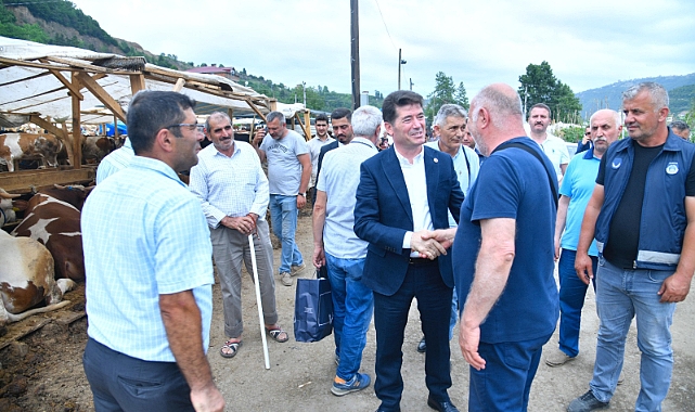Başkan Kaya, Kurban Pazarını Ziyaret Etti