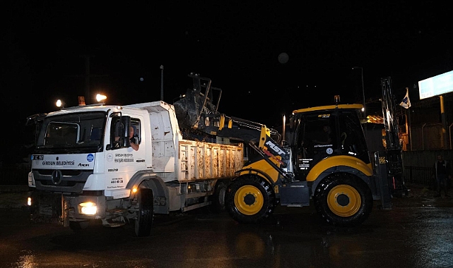 Giresun'da Fırtınadan Etkilenen Noktalara Belediye Ekipleri Müdahale Etti