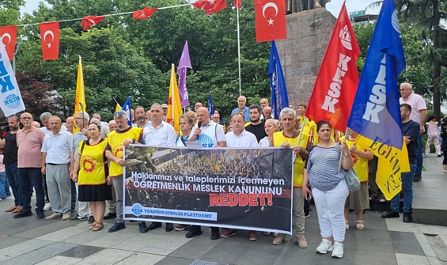 KESK Trabzon Şubeler Platformu Öğretmenlik Meslek Kanunu'nu Protesto Etti