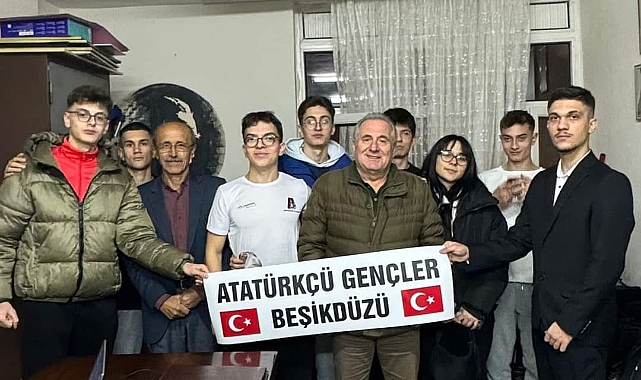 CHP Beşikdüzü Gençlik Kolları Ata'nın Huzurunda