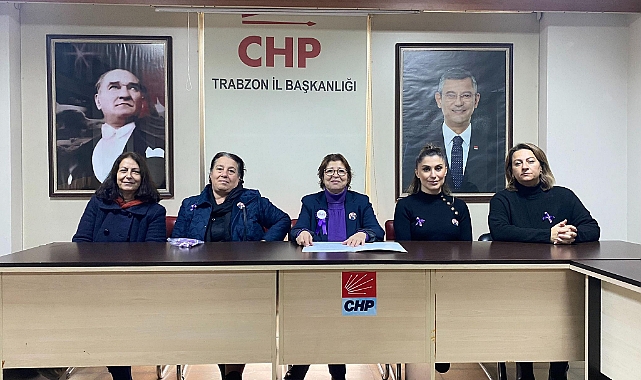 CHP Trabzon Kadın Kolları Kadına Yönelik Şiddetle Mücadele Günü Nedeniyle Basın Açıklaması Yaptı