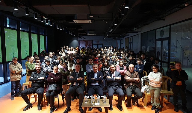 Özdemir Bayraktar Bilim Merkezi Öğrencileri Ağırladı