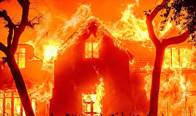 Los Angeles'taki Yangında Can Kaybı 16'ya Yükseldi
