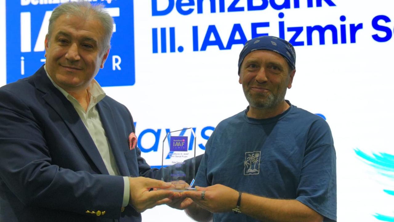 Trabzonlu Ressam Orhan Zafer'e 'Yılın Sanatçısı' ödülü!