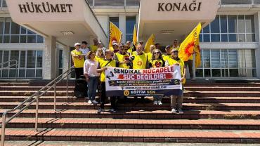 Eğitim-SEN Trabzon Şubesi'nden Gözaltı Tepkisi "Hak Arayan Öğretmenlere Kelepçe Vurulamaz"
